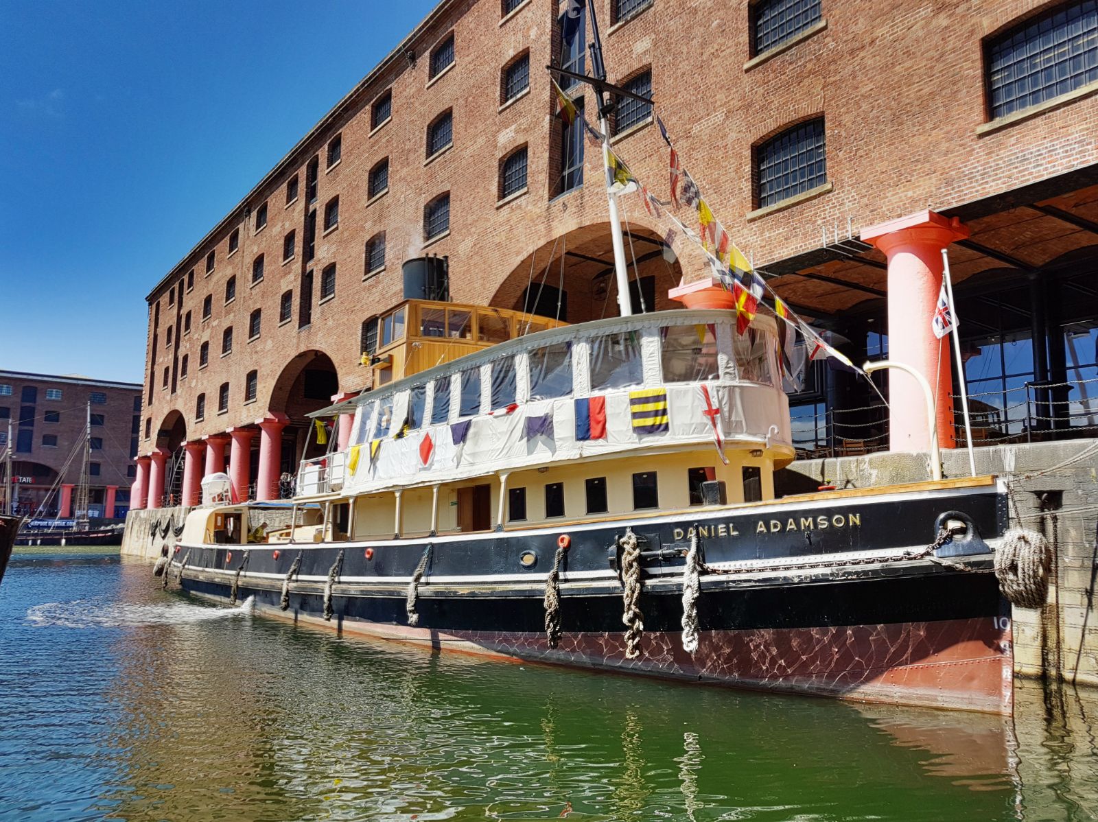 Albert Dock - Guided Tours & Open days